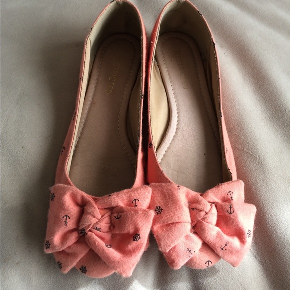 Modcloth Shoes - Coral flats